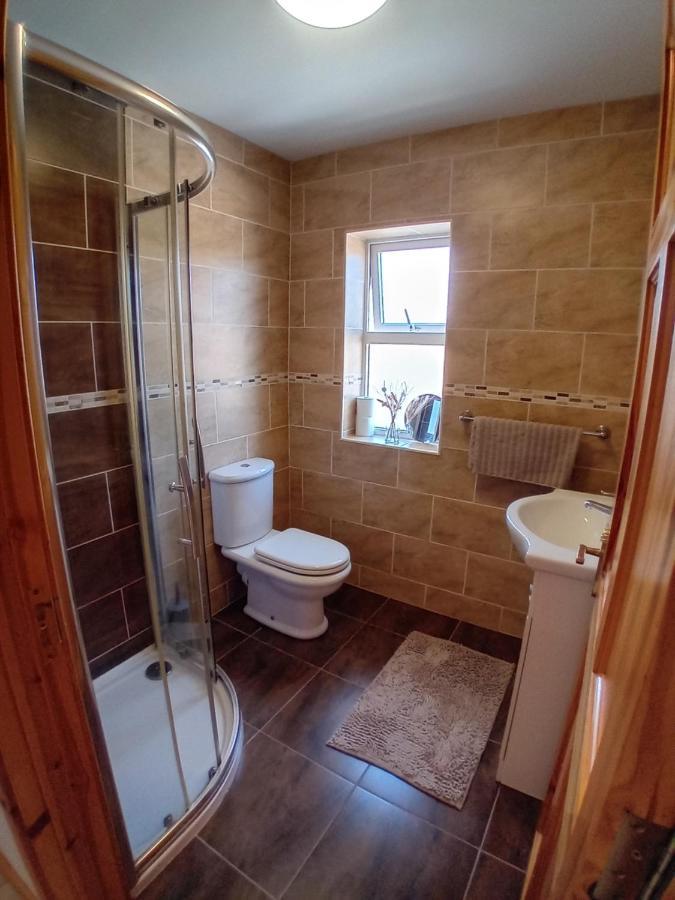 The Red Door Townhouse Apartment Ardara Kültér fotó